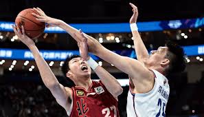 迪恩·桑德斯与他在科罗拉多州的一名前边路接球手进行了一对一的比赛，并称他“软弱”。.